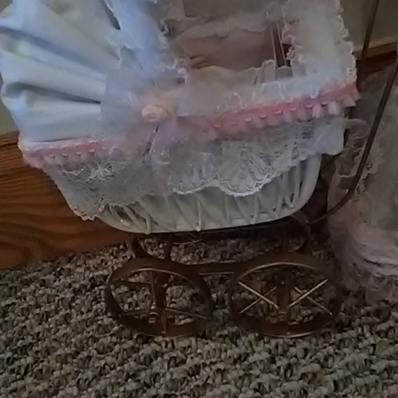 New Paradise Galleries Doll set - Picture 4 of 8